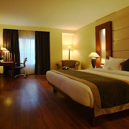 Continent Nakodar Hotel & Resorts Bilik gambar
