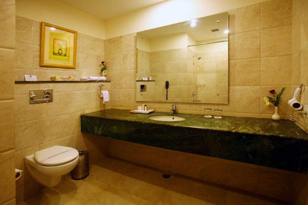 Continent Nakodar Hotel & Resorts Bilik gambar