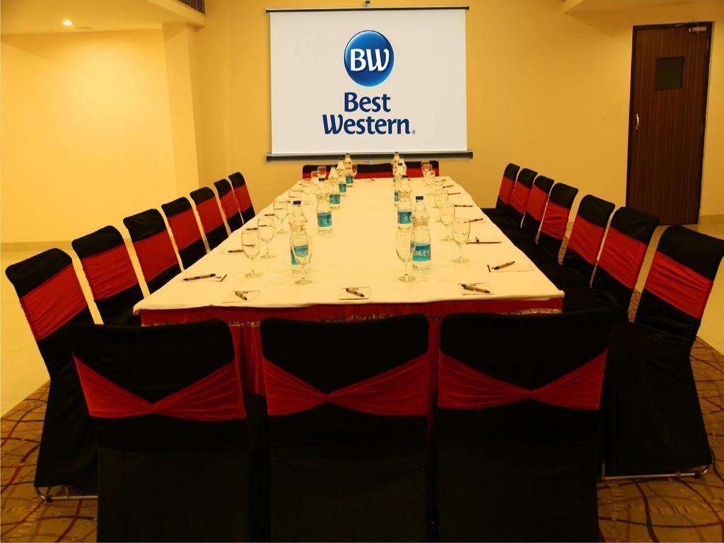 Continent Nakodar Hotel & Resorts Luaran gambar