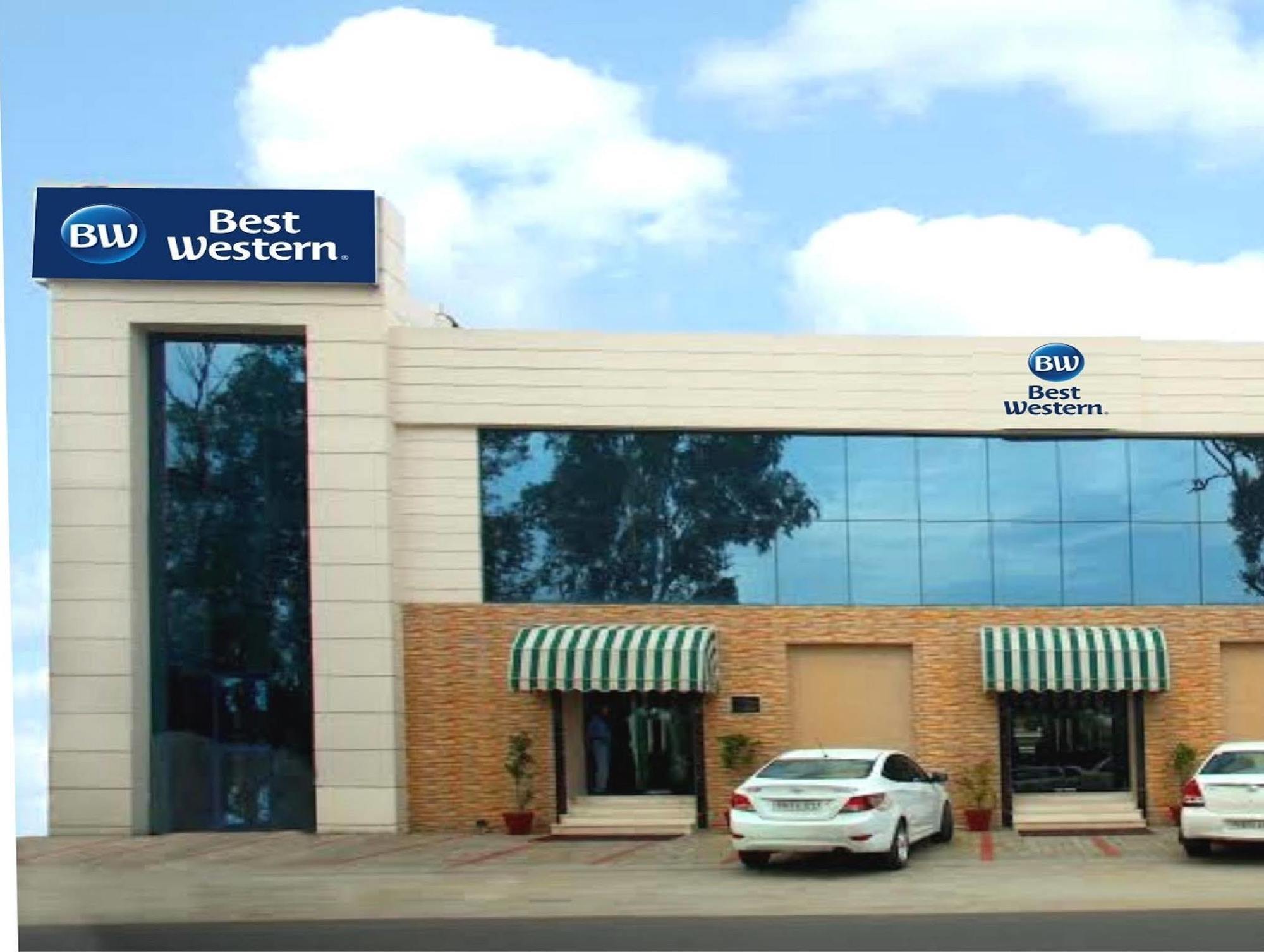 Continent Nakodar Hotel & Resorts Luaran gambar