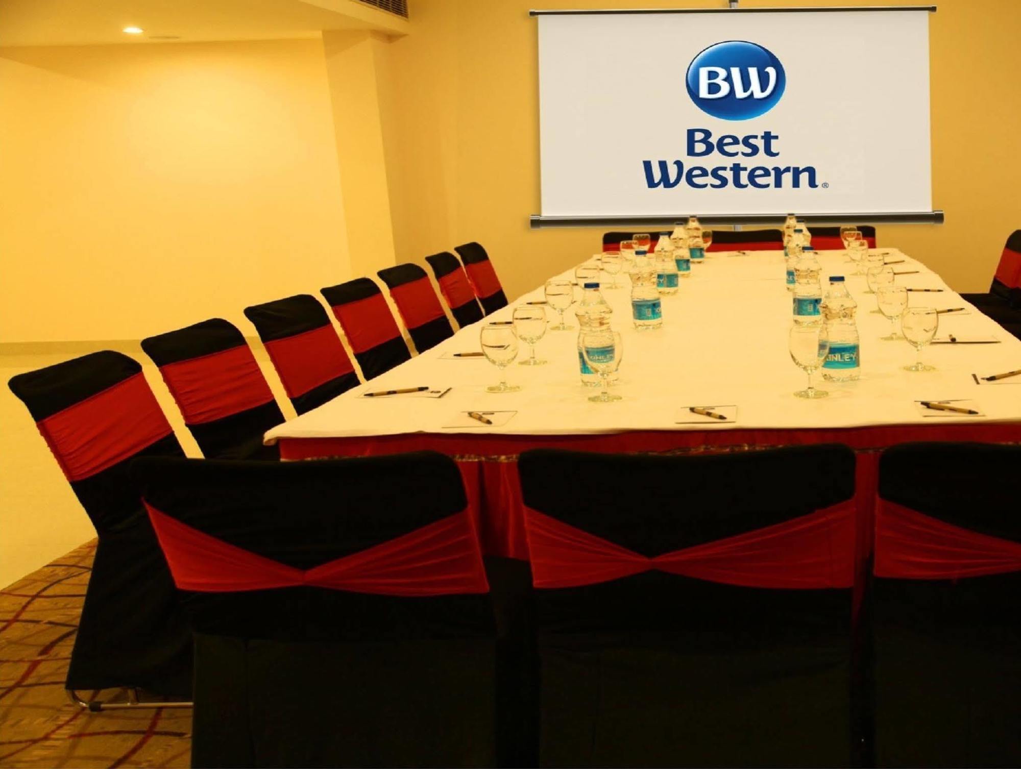 Continent Nakodar Hotel & Resorts Luaran gambar